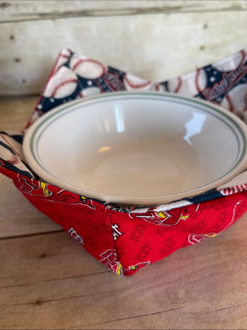 Micro/Ice Cream Bowl Cozy Reversible Fabric Bowl MLB Cardinals